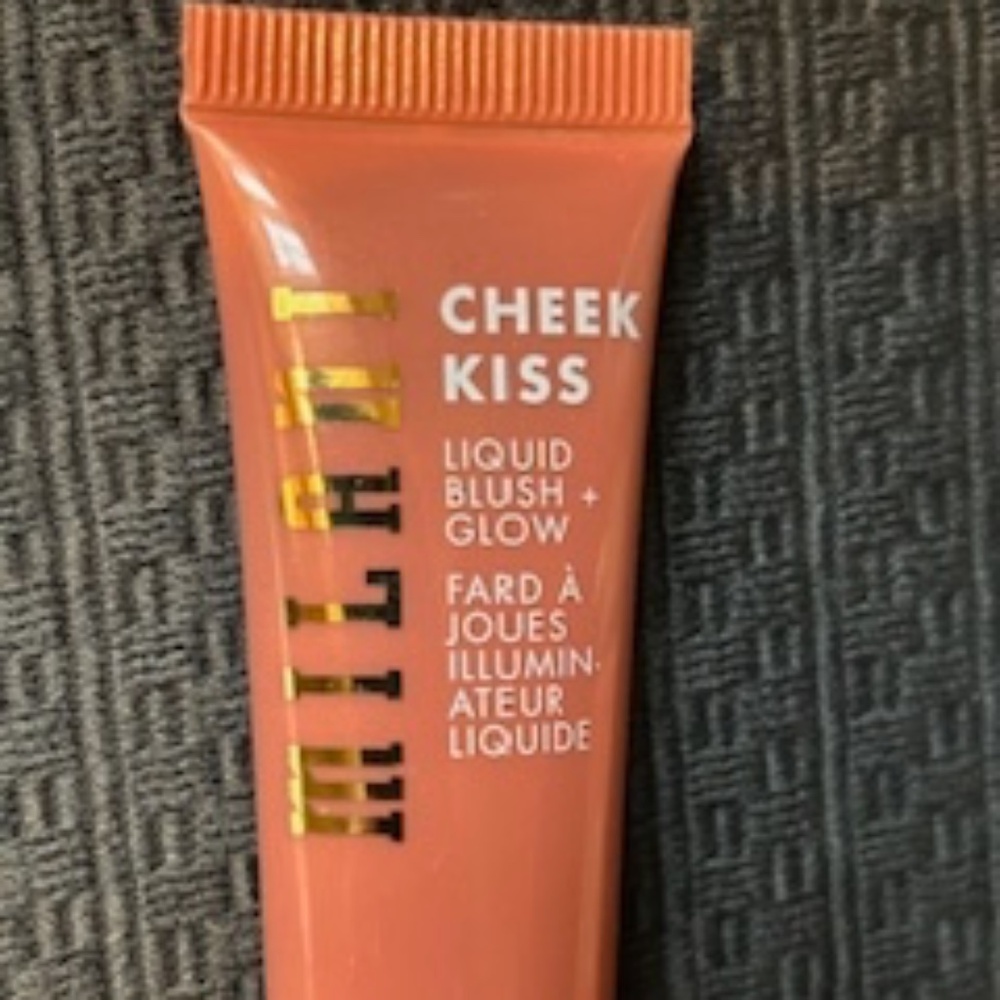 *HOST PICK* Milani Cheek Kiss *NEW*